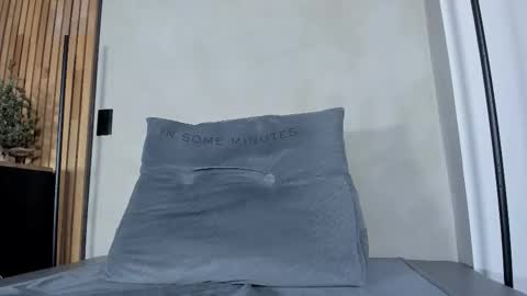 Sofia independent model online show from 11/14/25, 11:31