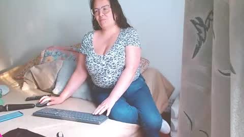 sofia online show from 12/12/24, 09:58