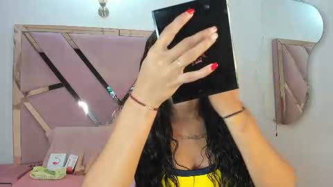 honeyht online show from 07/07/26, 11:58