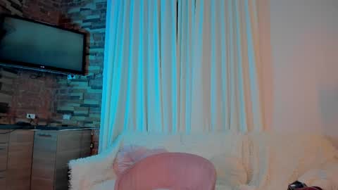 Alexia online show from 06/06/26, 06:51
