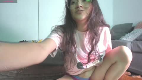 Snapshot of honeymoon1212 chatting on 01/23/25, 04:52 Mila K online show from 01/23/25, 04:52