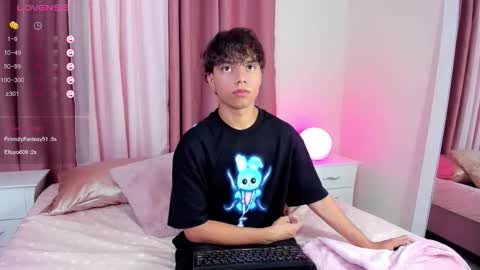 honeymoon_sariel online show from 11/17/25, 08:14