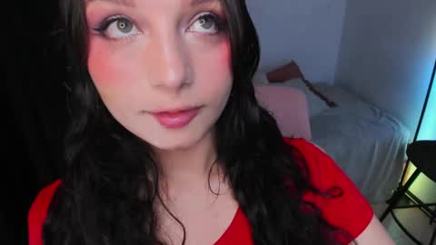 Snapshot of honeymoontea chatting on 06/03/26, 11:54 online show from 06/03/26, 11:54