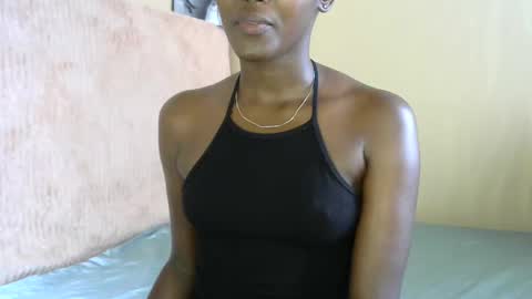 Snapshot of honeypie78 chatting on 09/18/25, 12:40 Becky online show from 09/18/25, 12:40