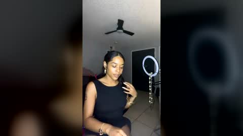 honeyrayxx online show from 07/19/26, 01:53