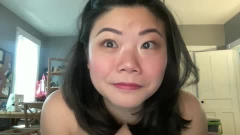 Snapshot of honeysunshineneko chatting on 05/14/26, 02:35 HoneySunshineNeko online show from 05/14/26, 02:35