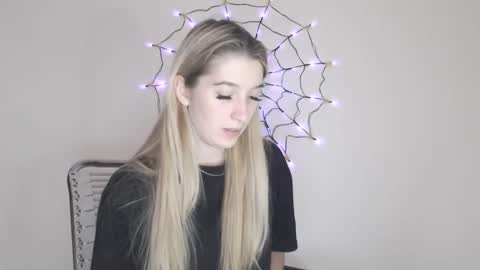 honeyveil online show from 11/03/25, 11:22