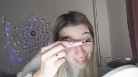 honeyveil online show from 11/26/25, 10:05