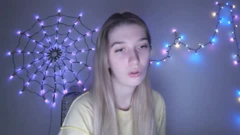 honeyveil online show from 12/04/25, 02:15