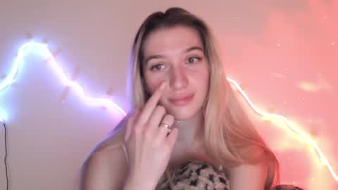 honeyveil online show from 04/20/26, 12:30