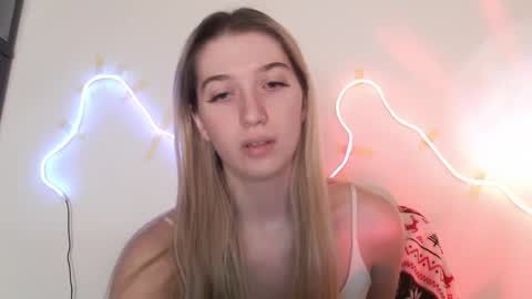 honeyveil online show from 04/22/26, 11:34