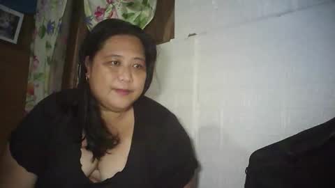 Snapshot of honeyvonz chatting on 01/17/26, 07:06 Merry online show from 01/17/26, 07:06