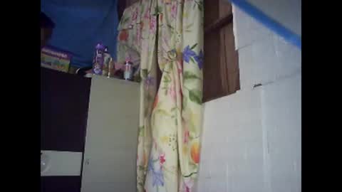 Snapshot of honeyvonz chatting on 03/15/26, 01:55 Merry online show from 03/15/26, 01:55
