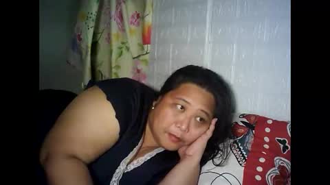 Snapshot of honeyvonz chatting on 03/17/26, 08:34 Merry online show from 03/17/26, 08:34
