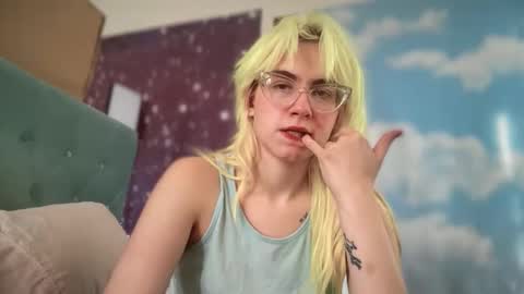 Emi Rose online show from 11/24/25, 07:13