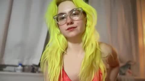 Emi Rose online show from 12/21/25, 12:29