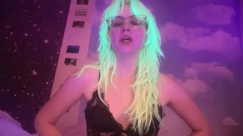 Emi Rose online show from 01/17/26, 11:41