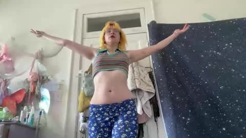 Emi Rose online show from 04/24/26, 06:32