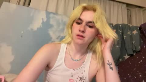 Snapshot of honeyxlimbed chatting on 05/07/26, 03:12 Emi Rose online show from 05/07/26, 03:12