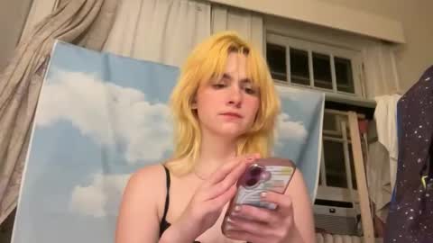 Snapshot of honeyxlimbed chatting on 06/03/26, 02:14 Emi Rose online show from 06/03/26, 02:14