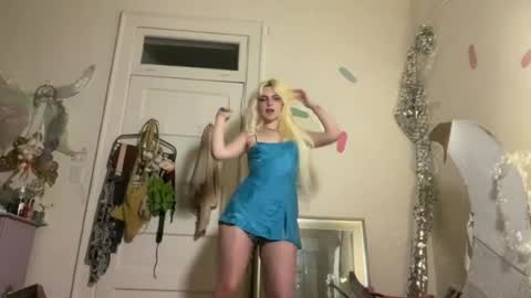 Snapshot of honeyxlimbed chatting on 07/07/26, 05:32 Emi Rose online show from 07/07/26, 05:32