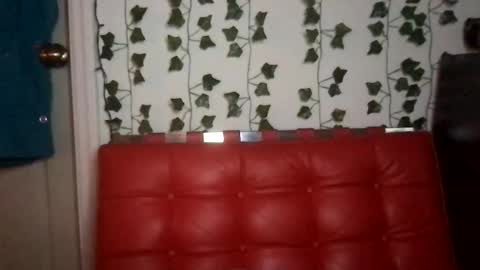 honeyyy89 online show from 09/13/25, 02:33