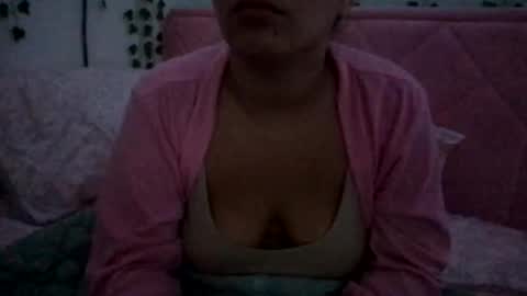 Snapshot of honeyy_89 chatting on 04/24/26, 11:01 honeyyy89 online show from 04/24/26, 11:01