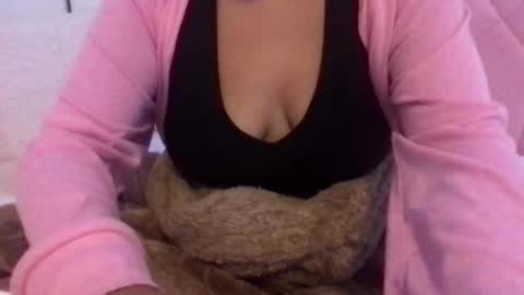 Snapshot of honeyy_89 chatting on 05/06/26, 04:45 honeyyy89 online show from 05/06/26, 04:45