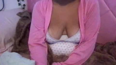 Snapshot of honeyy_89 chatting on 05/16/26, 12:26 honeyyy89 online show from 05/16/26, 12:26