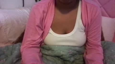 Snapshot of honeyy_89 chatting on 05/19/26, 06:47 honeyyy89 online show from 05/19/26, 06:47