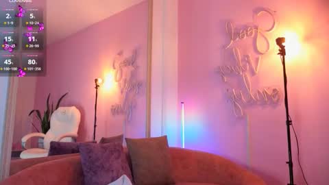 Honey Moon  Help me to reach 100 thumbs up online show from 09/29/25, 07:40