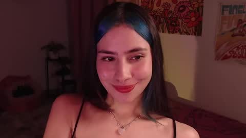 Snapshot of honeyypeaach chatting on 12/16/24, 11:50    online show from 12/16/24, 11:50