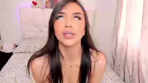 Snapshot of honney_bunny1 chatting on 09/10/25, 03:56 Andrea online show from 09/10/25, 03:56