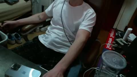 Snapshot of hoodiex22 chatting on 12/15/24, 03:45 hoodiex22 online show from 12/15/24, 03:45