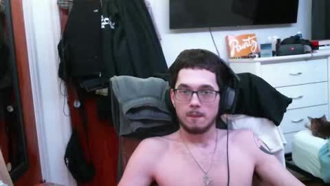 Snapshot of hoodiex22 chatting on 02/11/25, 02:46 hoodiex22 online show from 02/11/25, 02:46