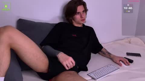 Snapshot of hoogwilder chatting on 06/04/26, 03:29 HOOG online show from 06/04/26, 03:29