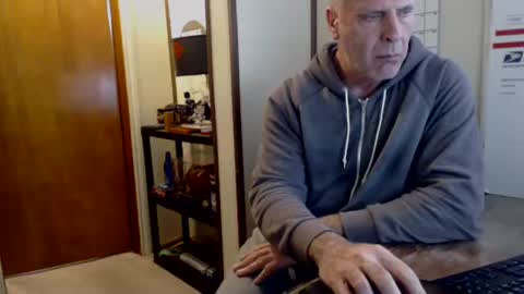 Snapshot of hoosierdadddy4u chatting on 04/05/26, 01:19 Jayson online show from 04/05/26, 01:19