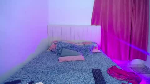 Snapshot of hoot_alicee chatting on 06/01/26, 09:05 ONLYFANS online show from 06/01/26, 09:05