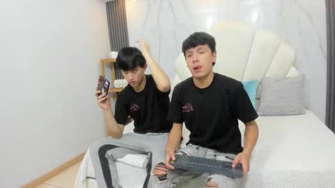 hoot_booys_ online show from 01/31/26, 07:56