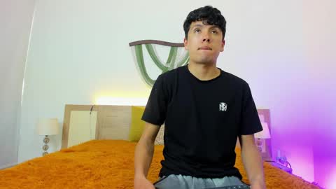 hoot_booys_ online show from 04/04/26, 09:23