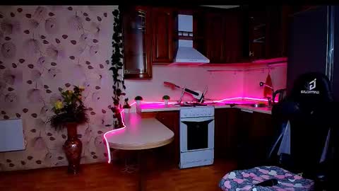 Snapshot of hope_happyyy chatting on 10/18/25, 01:30 hope happyyy online show from 10/18/25, 01:30