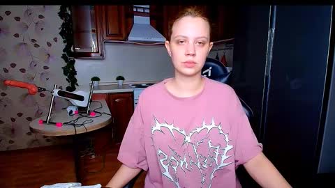 hope happyyy online show from 11/10/25, 01:04