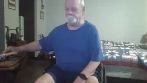 Snapshot of hormonemonster27 chatting on 12/27/24, 06:14 Hormone Monster online show from 12/27/24, 06:14