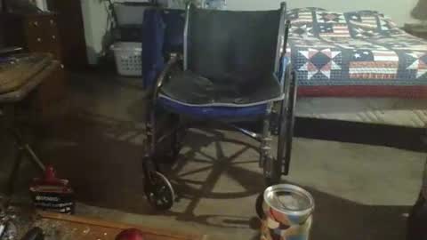 Snapshot of hormonemonster27 chatting on 12/31/24, 11:31 Hormone Monster online show from 12/31/24, 11:31