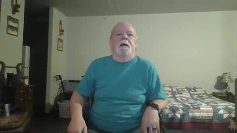 Snapshot of hormonemonster27 chatting on 01/04/25, 12:27 Hormone Monster online show from 01/04/25, 12:27