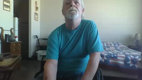 Snapshot of hormonemonster27 chatting on 01/09/25, 06:15 Hormone Monster online show from 01/09/25, 06:15