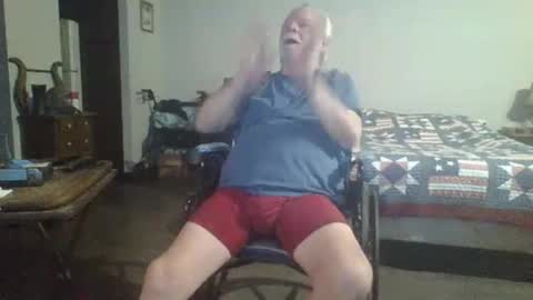 Snapshot of hormonemonster27 chatting on 01/31/25, 05:30 Hormone Monster online show from 01/31/25, 05:30