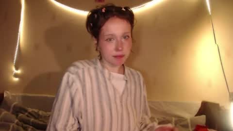 Snapshot of horndemonroxy chatting on 06/02/26, 07:27 Roxy online show from 06/02/26, 07:27