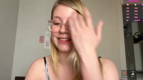 Snapshot of horney_audrey chatting on 12/11/24, 03:56 Audrey online show from 12/11/24, 03:56