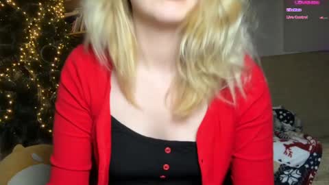 Snapshot of horney_audrey chatting on 12/27/24, 03:31 Audrey online show from 12/27/24, 03:31